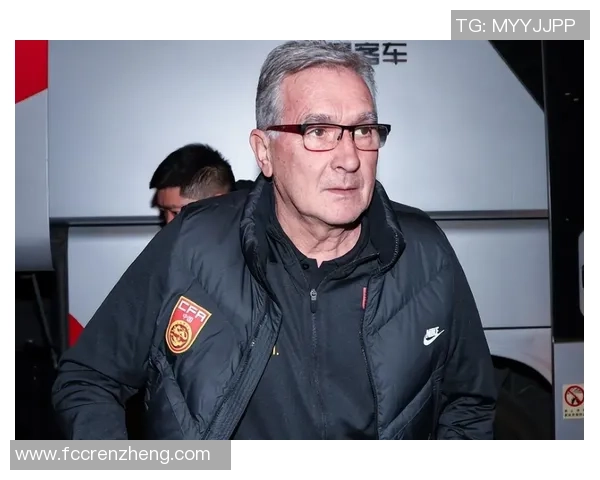 足球明星奢华房车揭秘领略顶级豪华与运动激情的完美结合 足球明星奢华房车揭秘领略顶级豪华与运动激情的完美结合